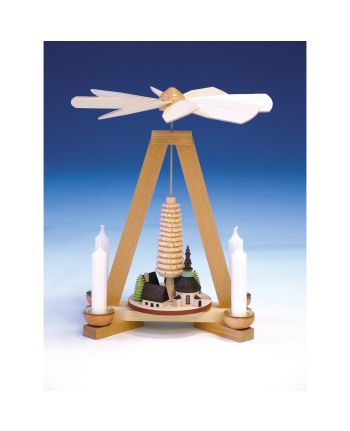 Pyramide mit Seiffener Dorf