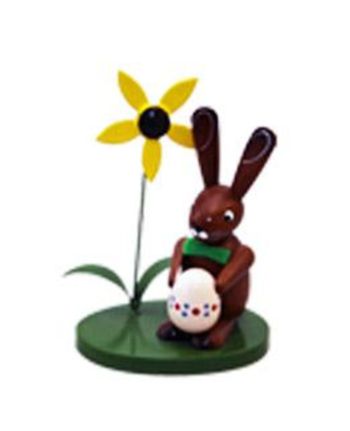 Hase mit Ei